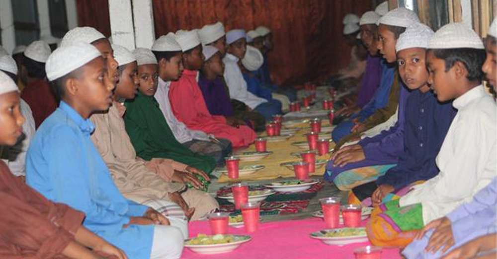 break the fast with the Holy Quran birds