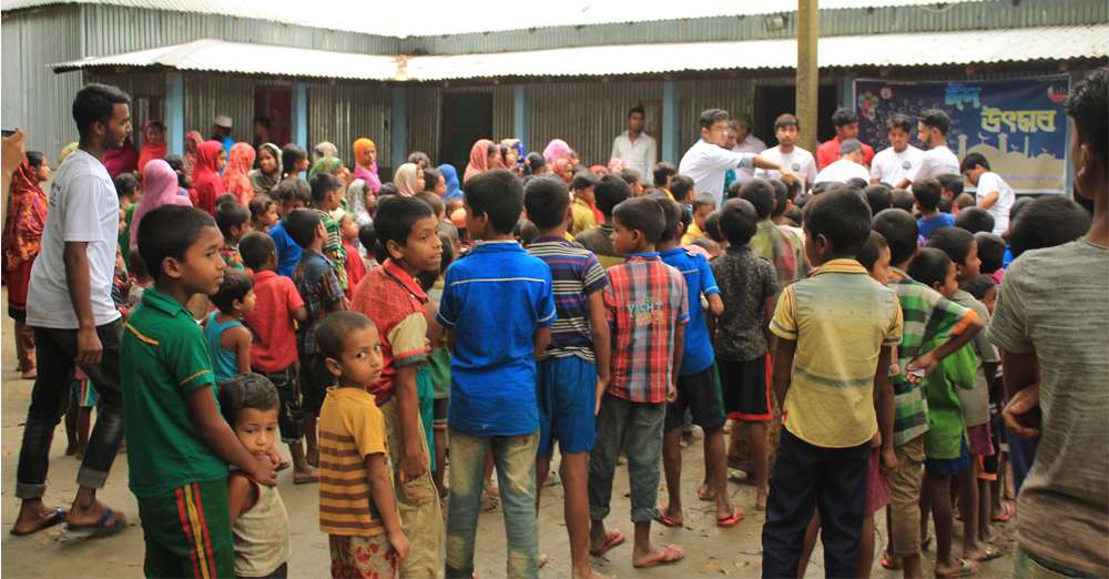 Distribute 1500 new happy Eid clothes to the poor children.