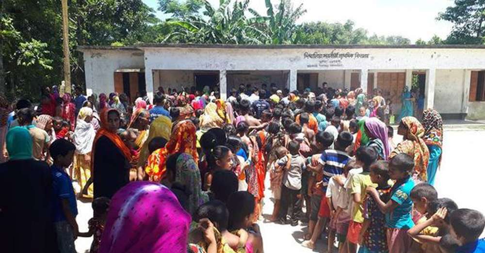 Distribute new cloth to disadvantage durring eid